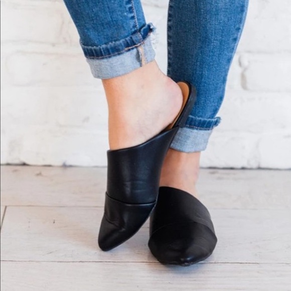 SALE CLEARANCE Black slip on mules slides flats - Picture 2 of 3